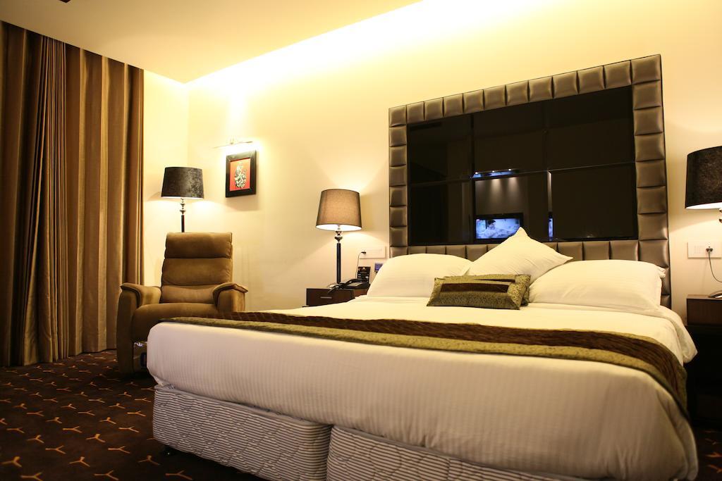 Krome - A - Boutique Hotel Meerut Exterior foto