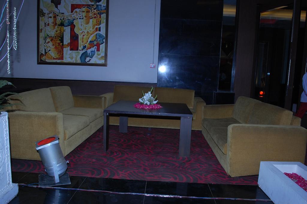 Krome - A - Boutique Hotel Meerut Exterior foto